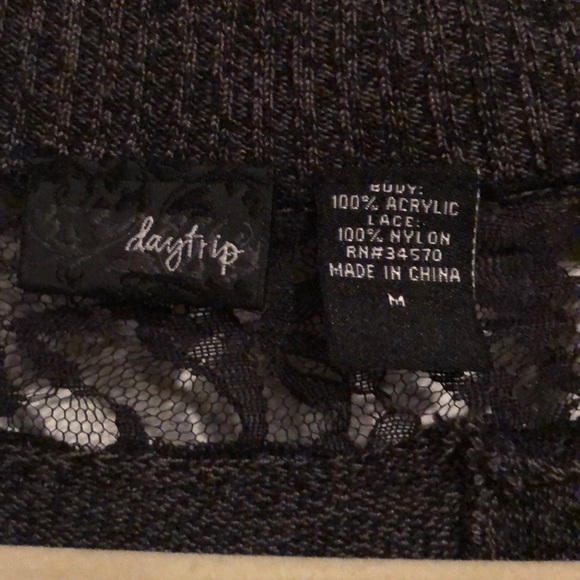 Daytrip Lace Sweater - Picture 3 of 4